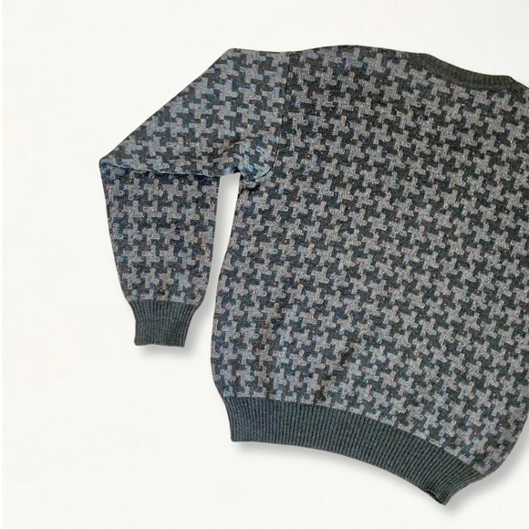 Vintage 90s Tricots St Raphael 100% Wool V-Neck Geometric Knit Pullover Sweater - Picture 10 of 14